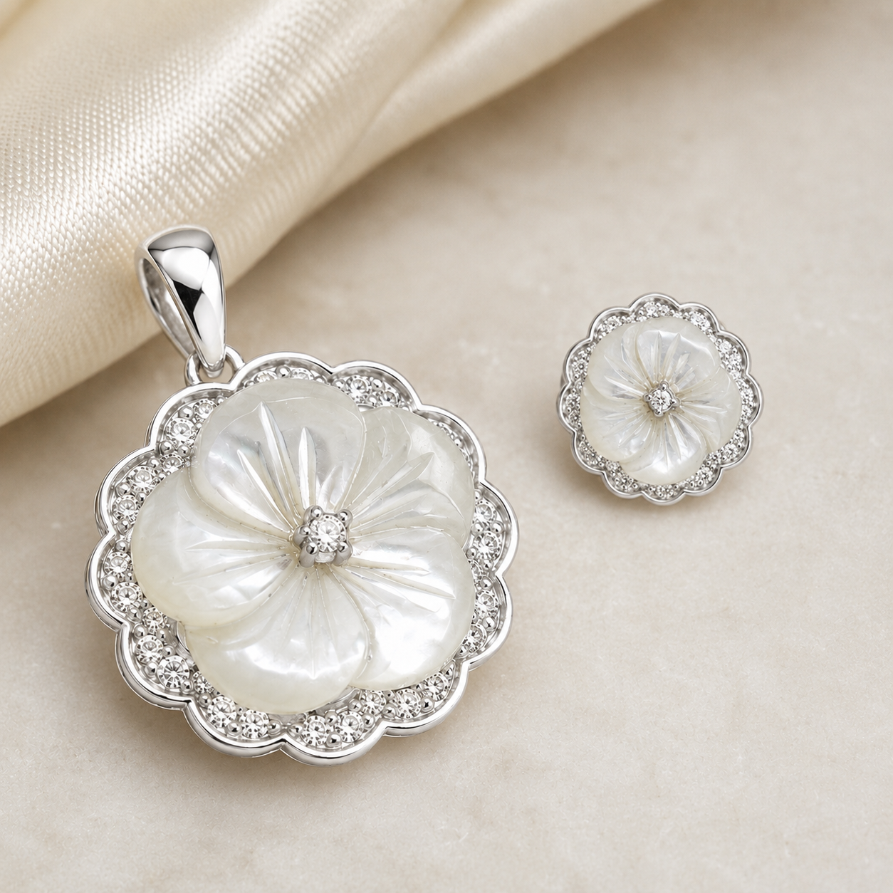 Set charm y pantalla flowers madre perla